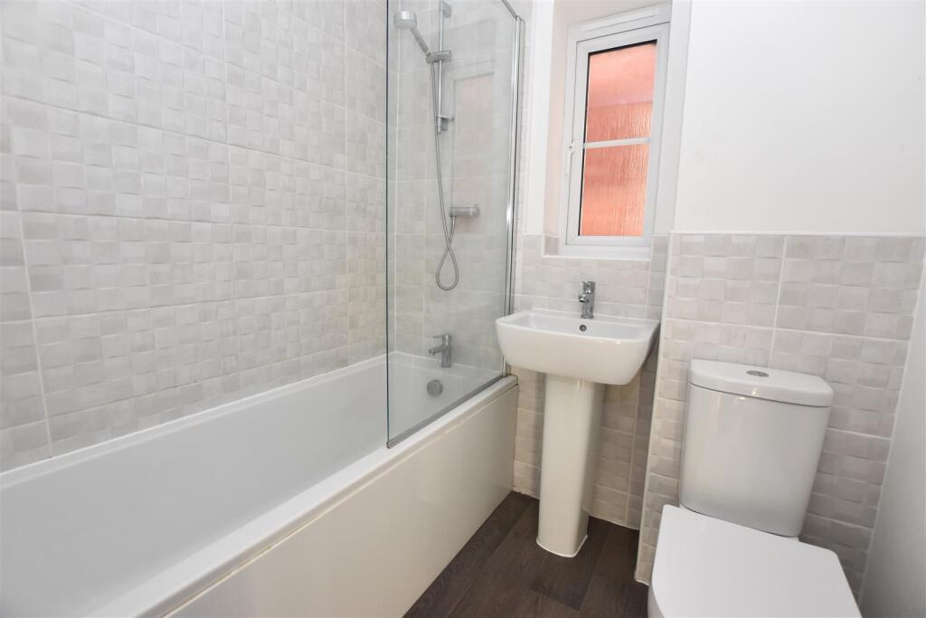 Bathroom.JPG
