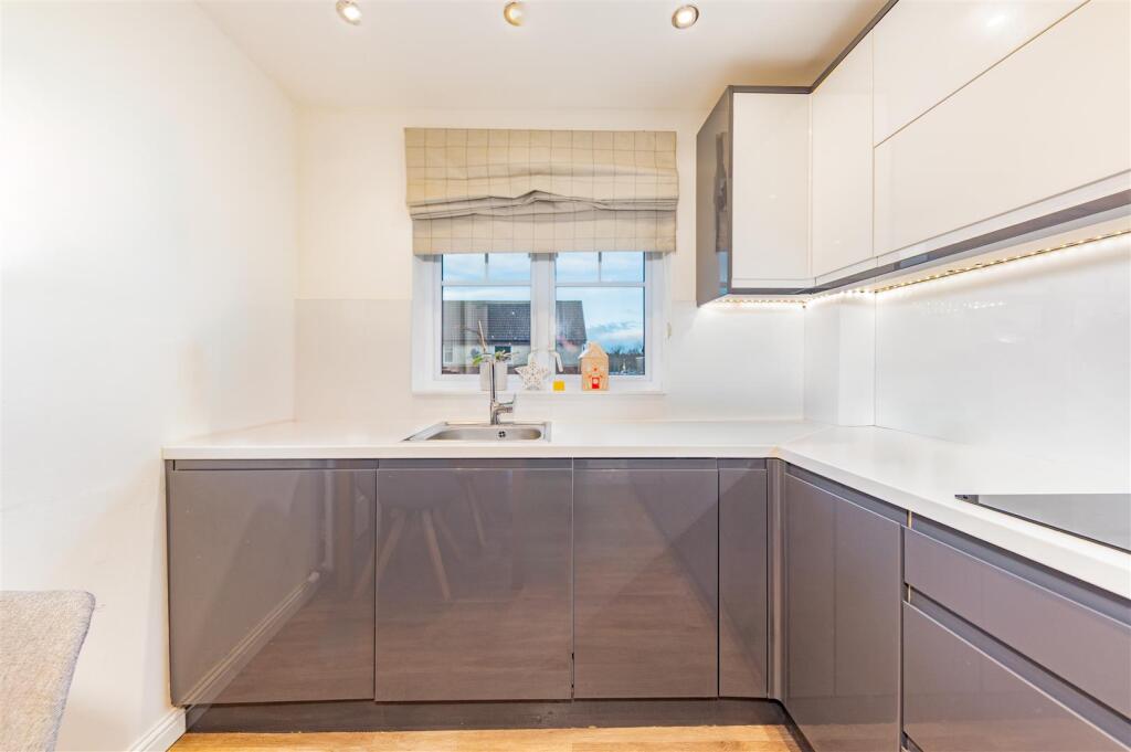 25 Gullane Place Dundee-5.JPG