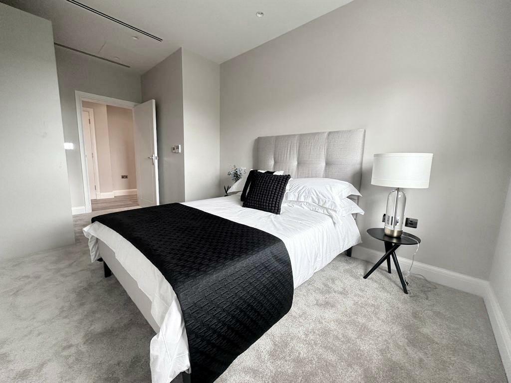 bed 2.jpg