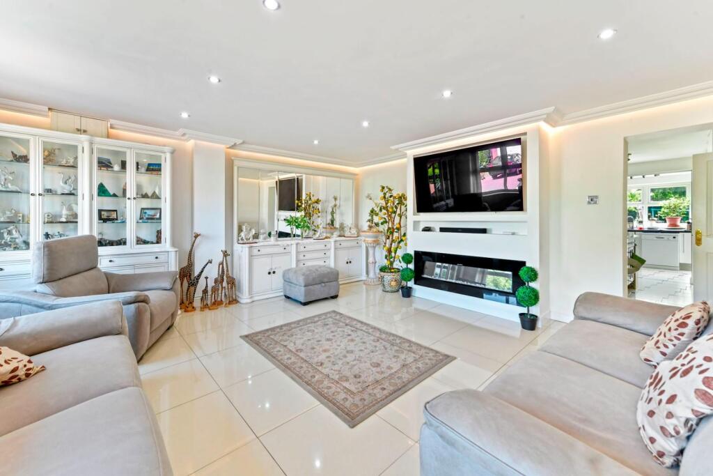 Reception room - garage conversion 1.jpg