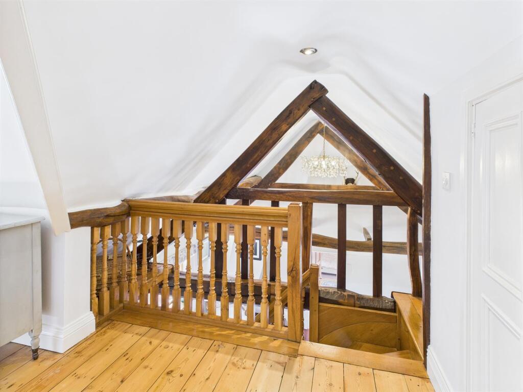 SECOND FLOOR LANDING