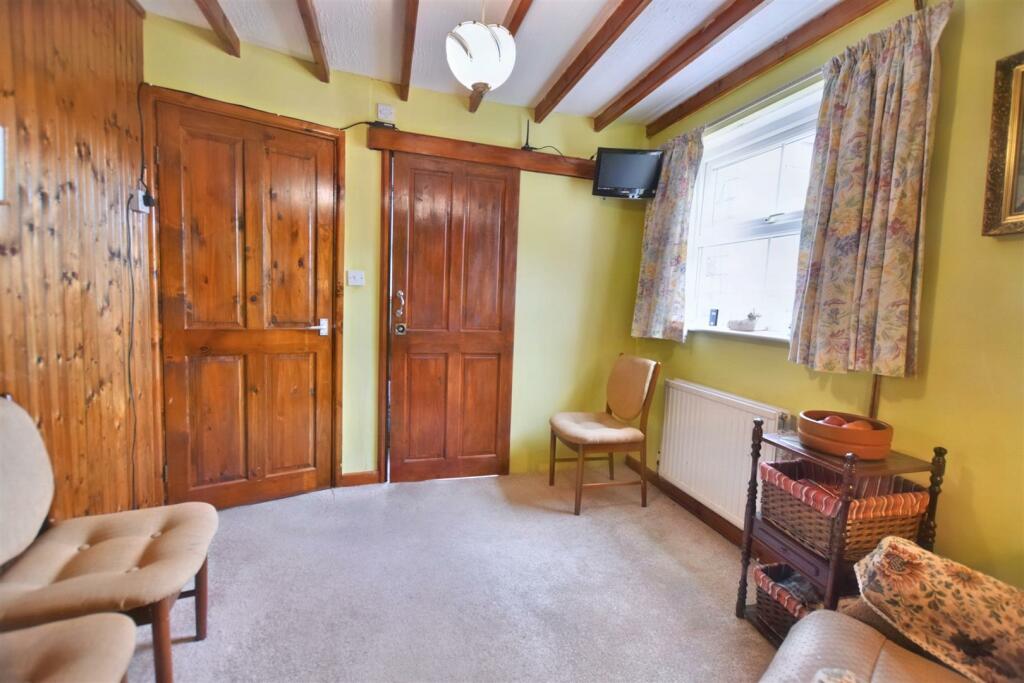Snug Room with En-suite