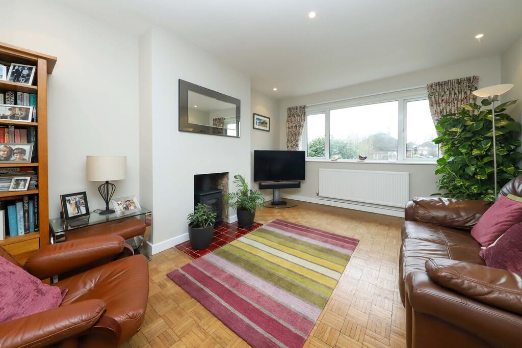 44 Chamberlain Wa...