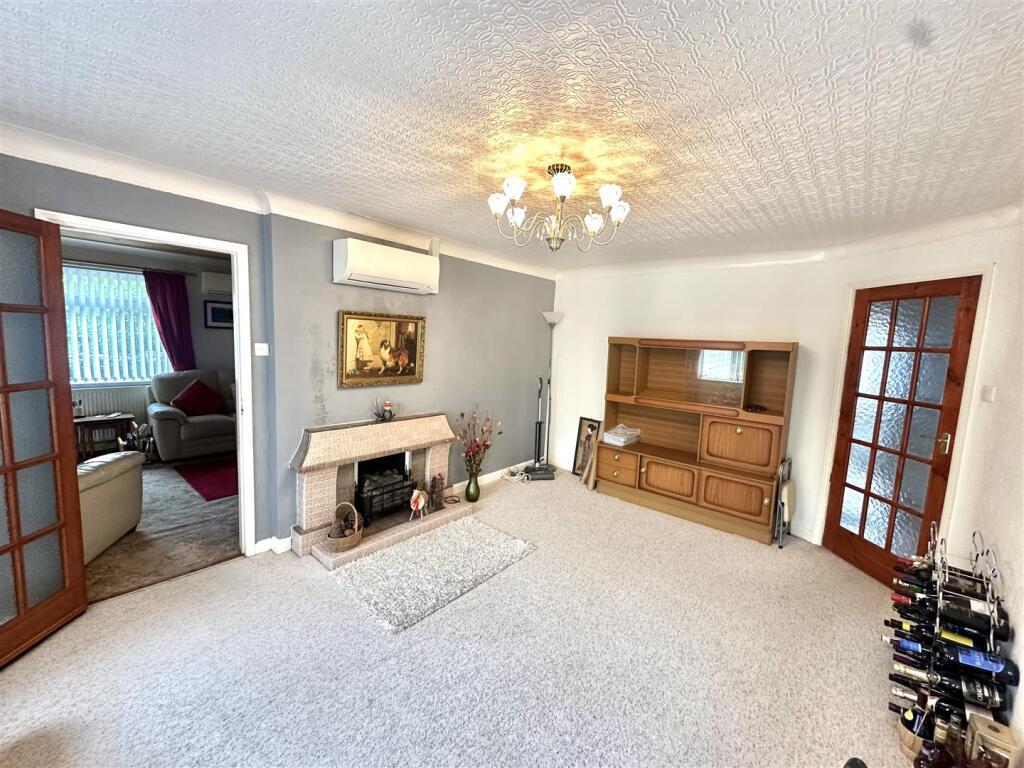 Dining Room / Living Room