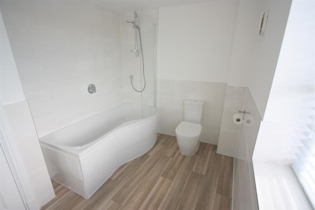 9 Stret Goryan Bathroom