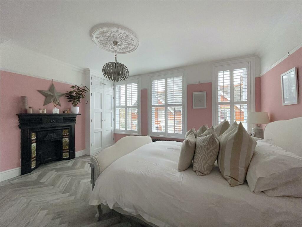 Bedroom One (3).jpeg