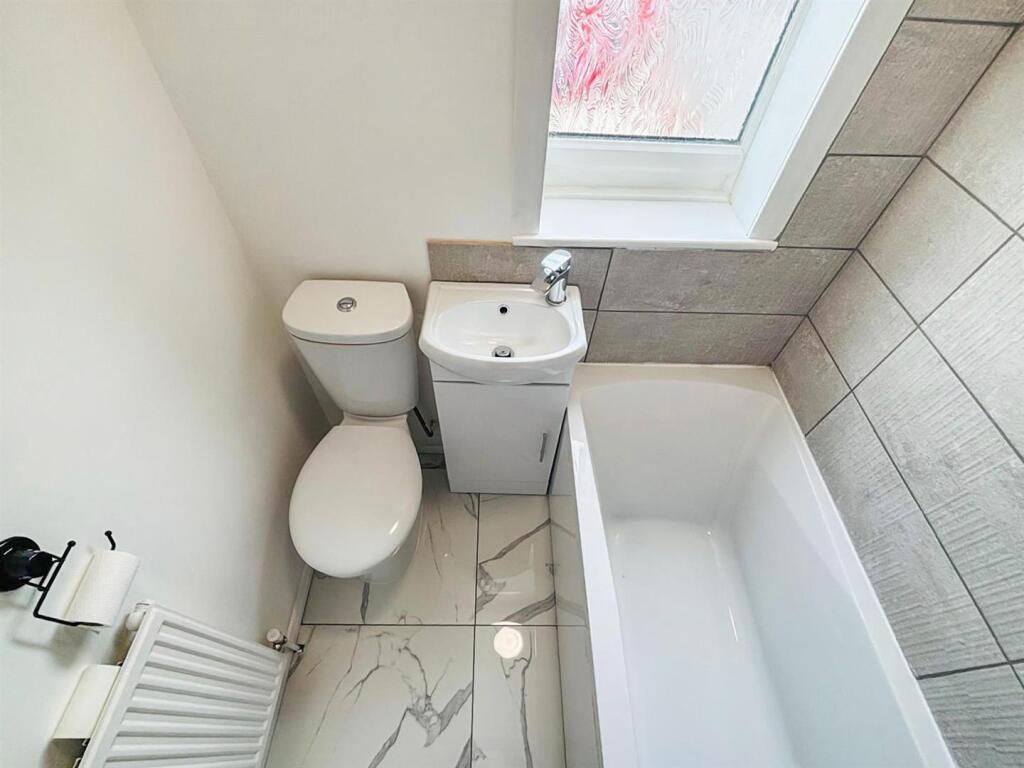 Bathroom / WC: