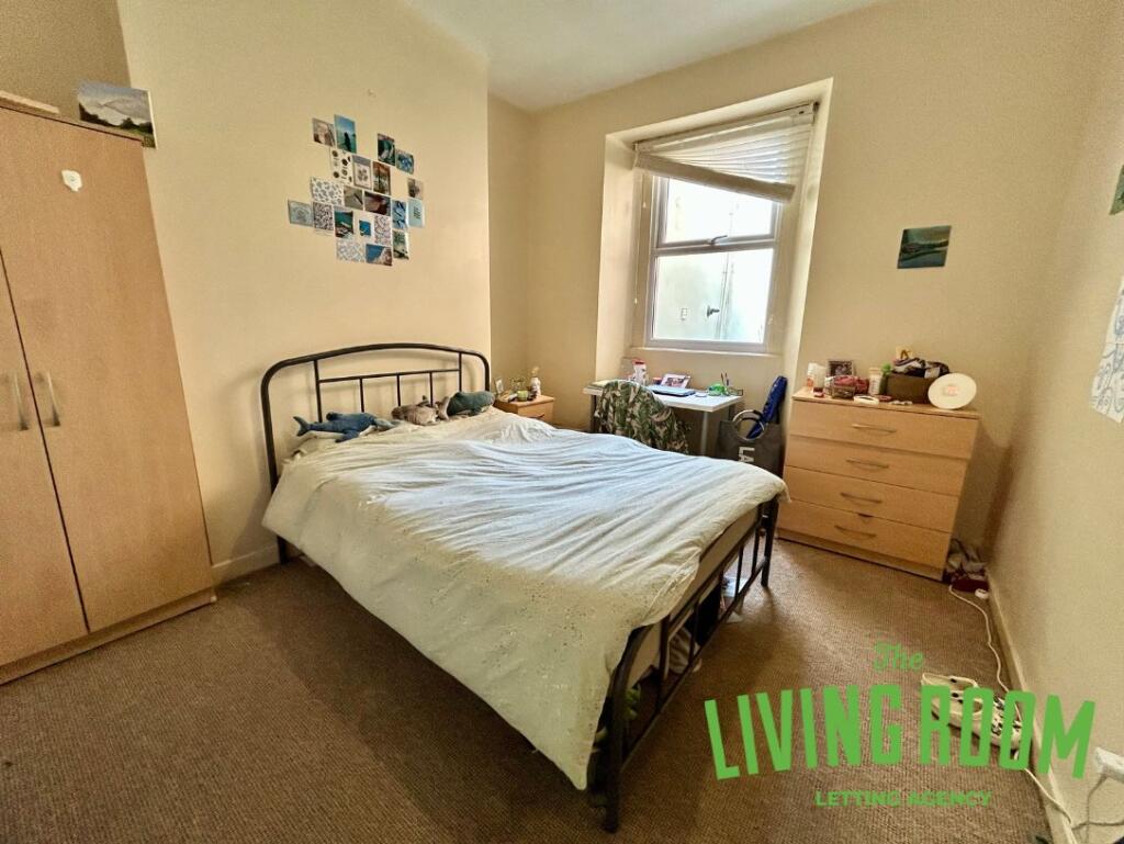 Bedroom 1a