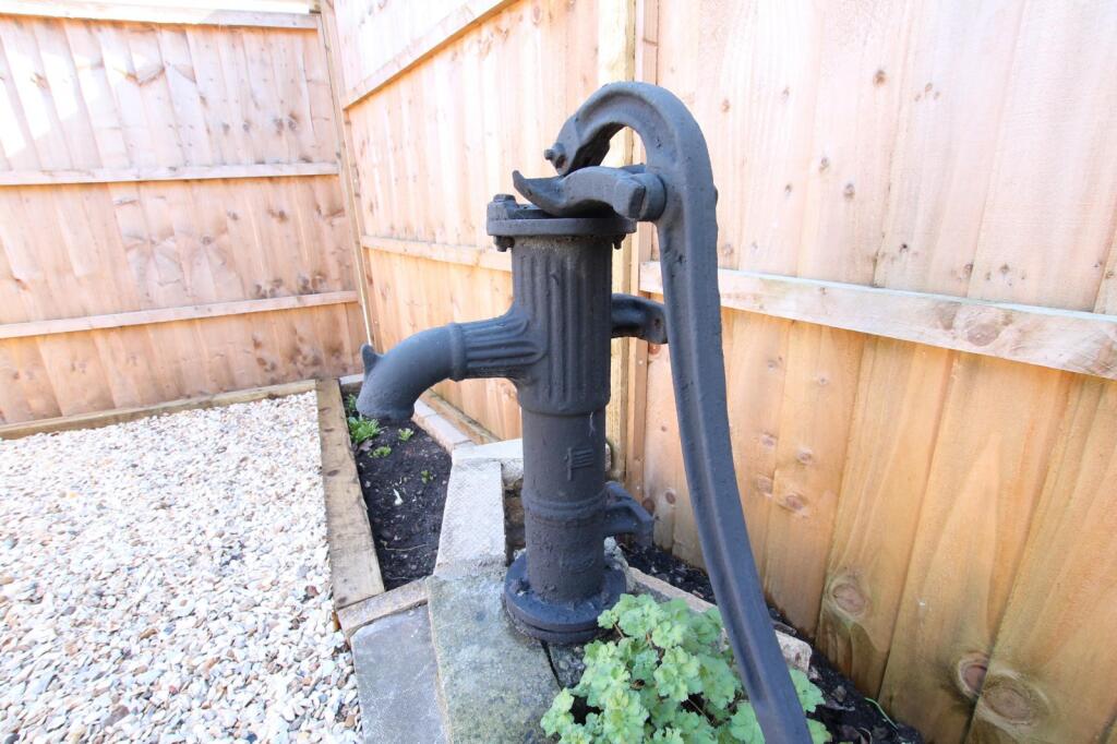 Garden feature