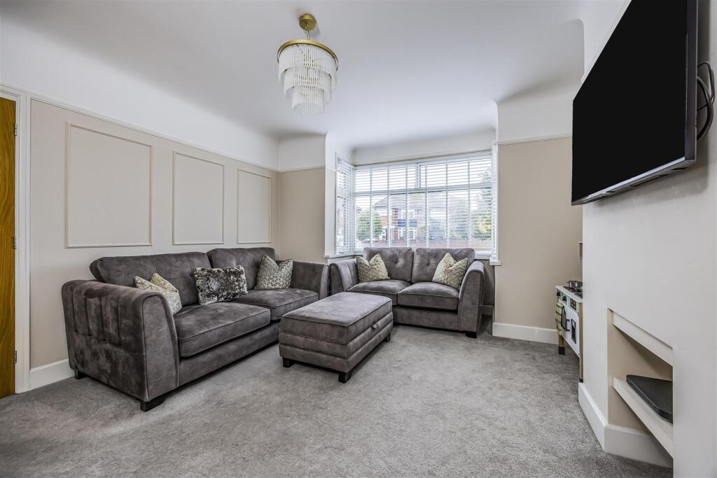 10 Old Manor Way, Drayton-PorticoMarketing-SoldBy-