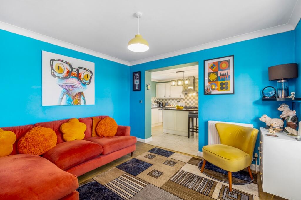 5 Richard Busby Way (Lutton)-20