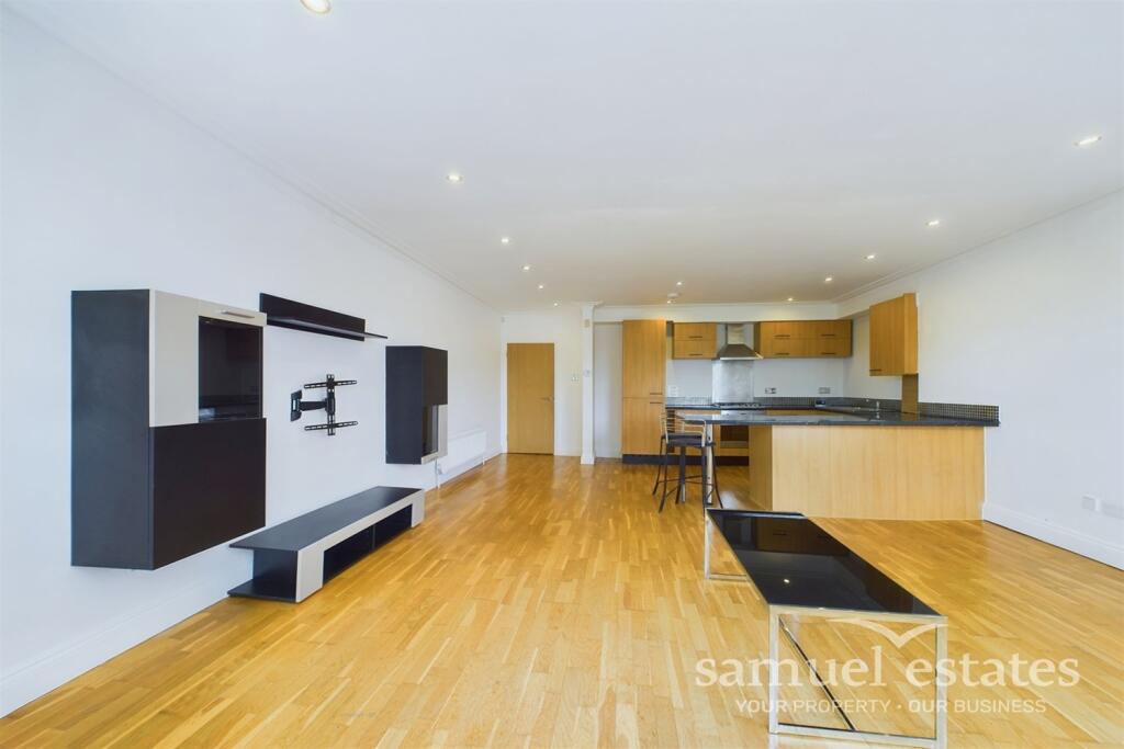 Living Room / Kitche