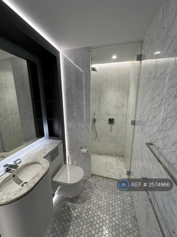 Principal Bedroom En-Suite Shower Room