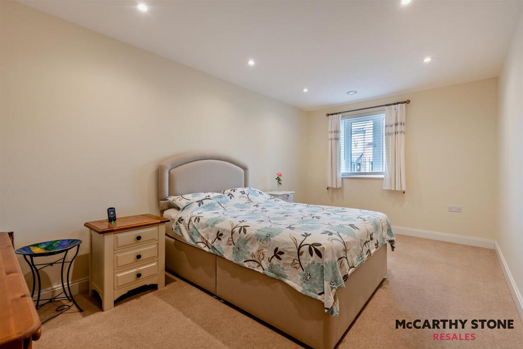 8587963-interior10-800.jpg