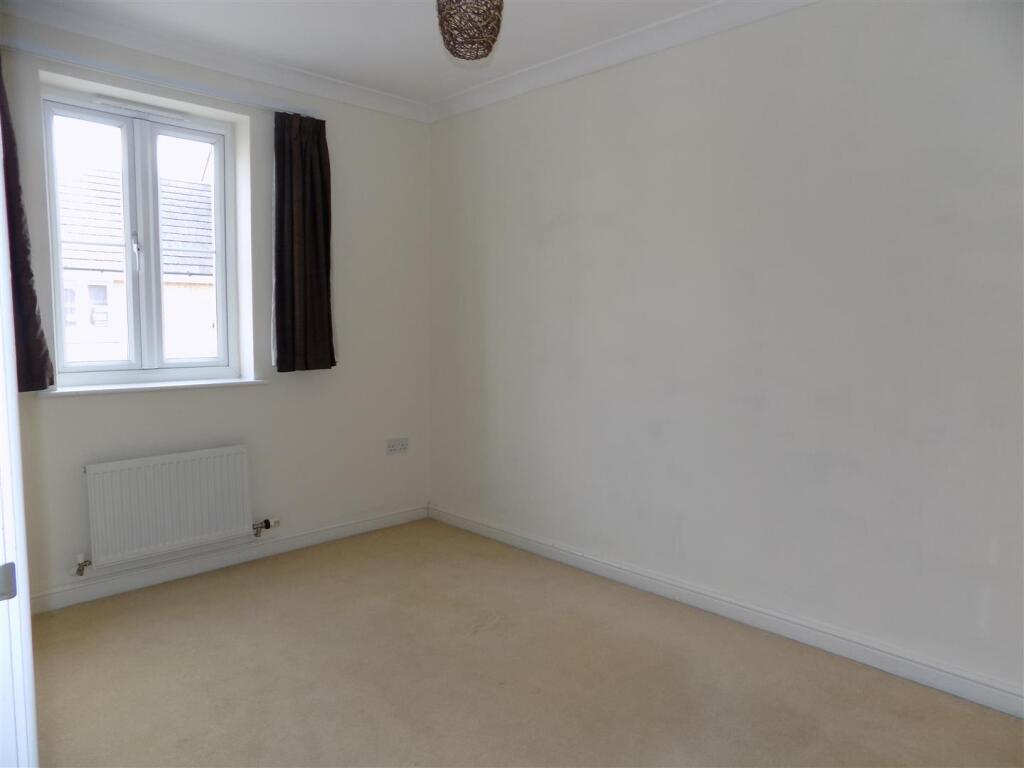 91 Alchester Court - Bed 2.JPG