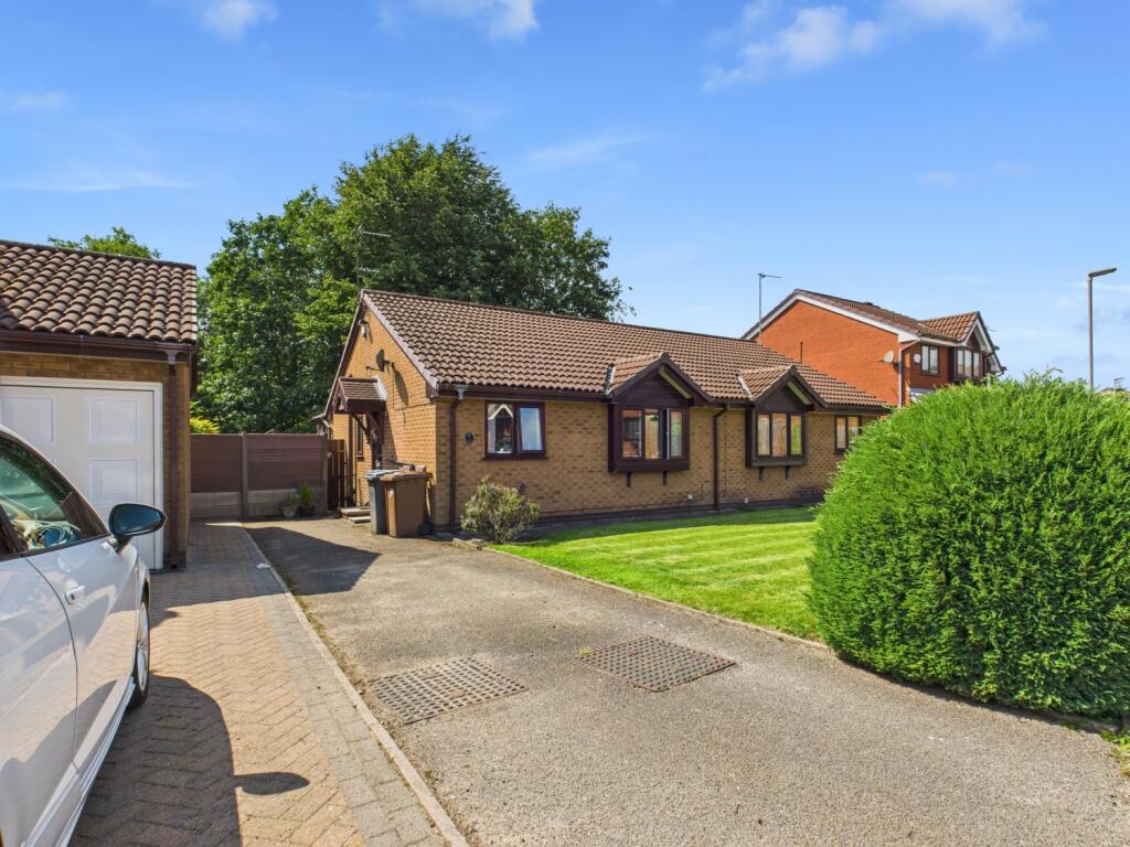 CAM03729G0-PR0119-STILL021