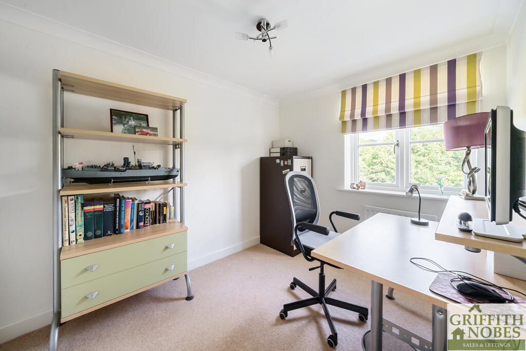 Bedroom 3 / Study