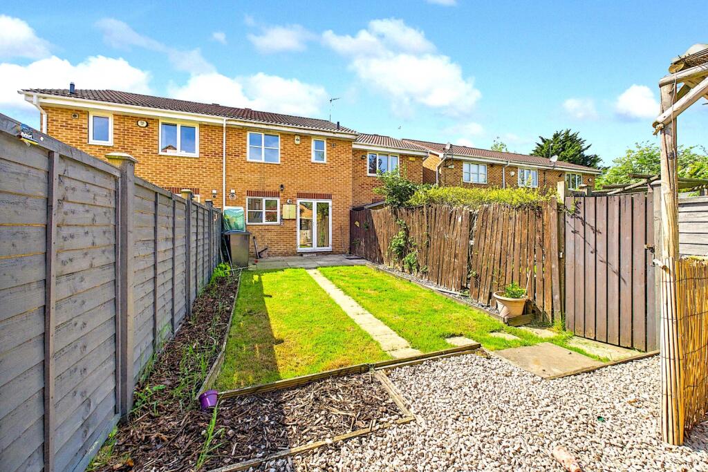 69 Rainsborough Way - Garden