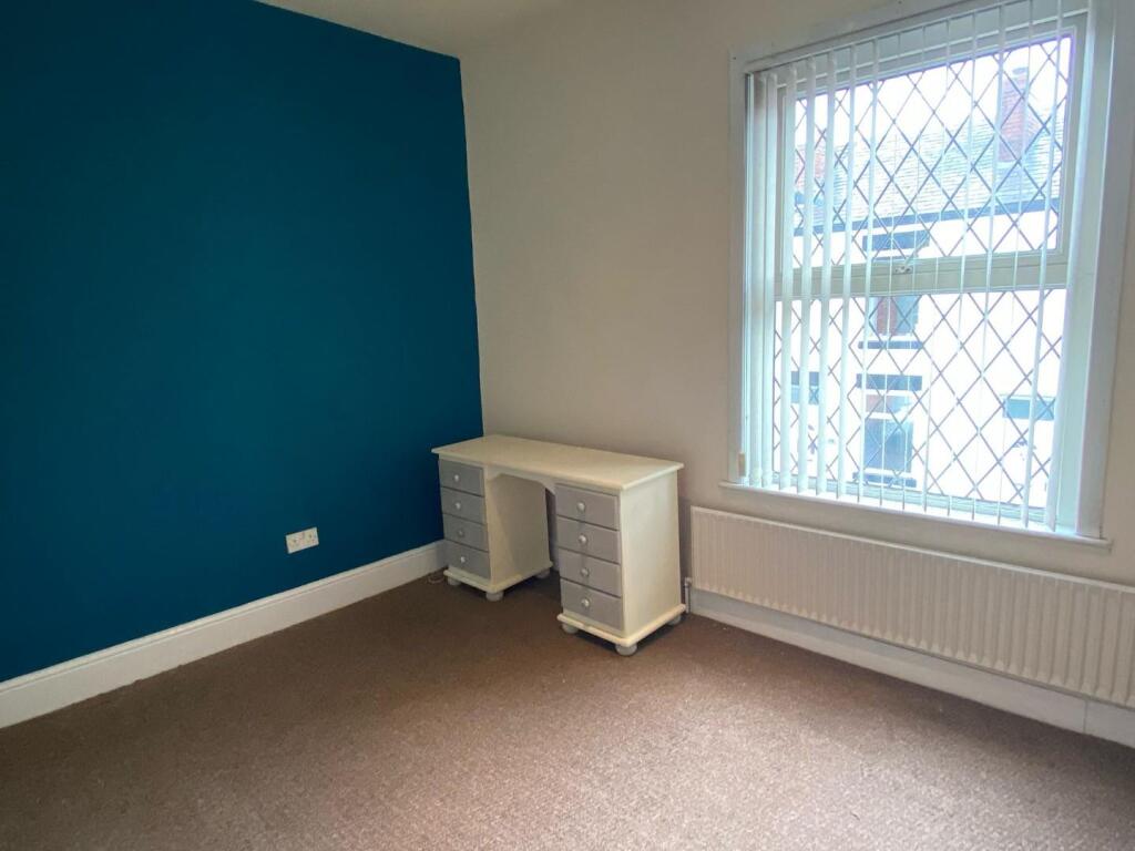 Bedroom 1.jpg