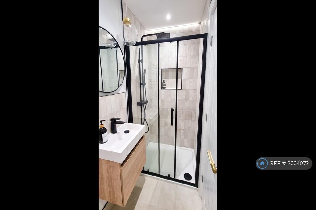 Room 3 - Ensuite 