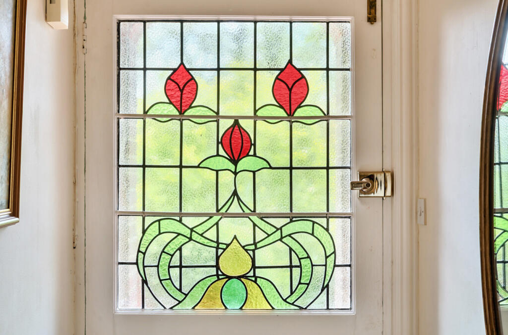 1301629-3-683a049...