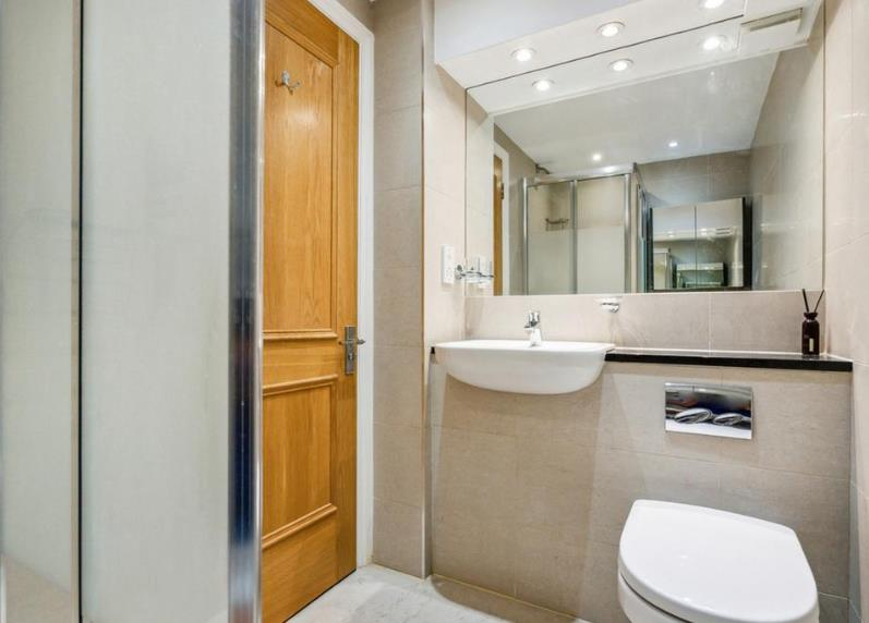 76 - 11 sheldon sq 7 15.10.png