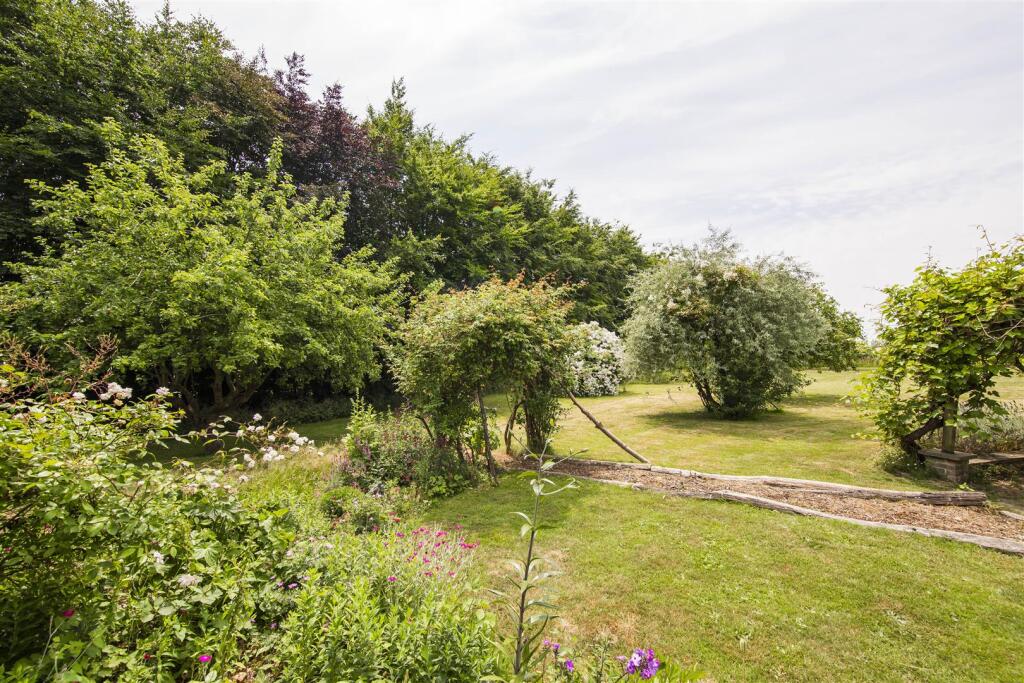 Approx.0.75 acre Plot