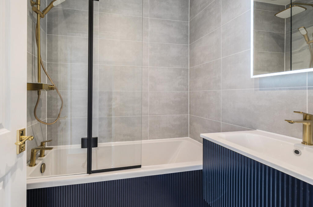 6-6814fbbcd6956-1...