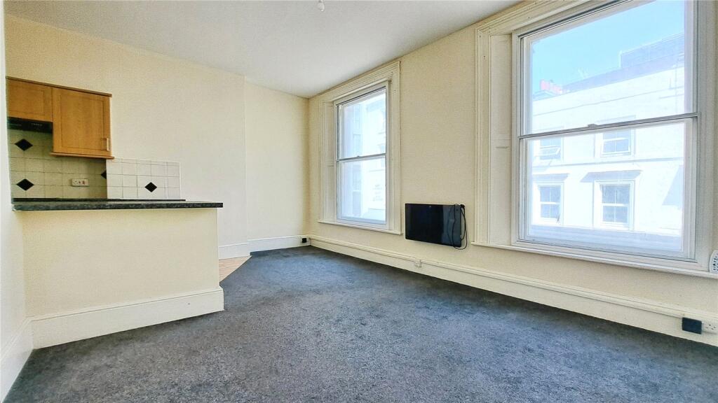 Living Room/Kitchen