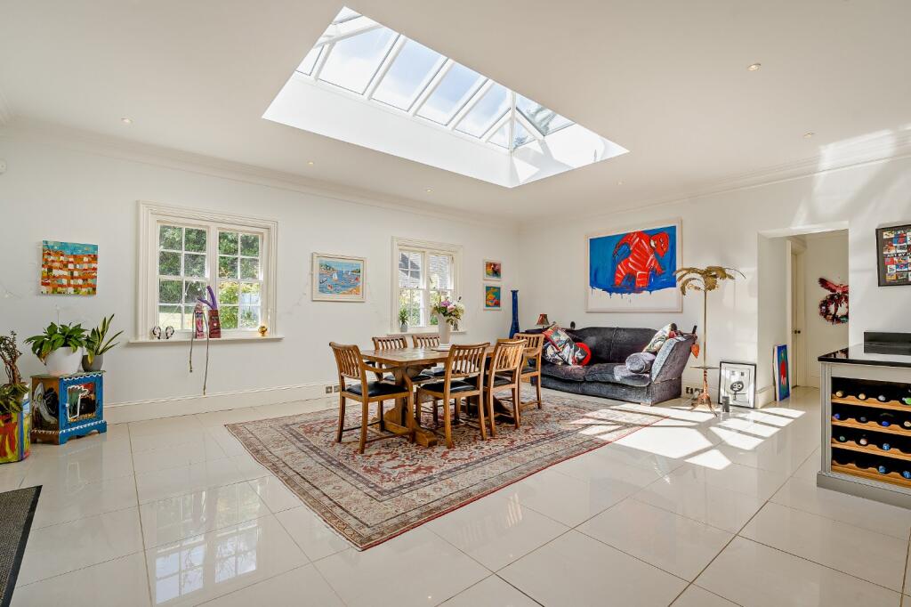 Kitchen/Breakfast Rm