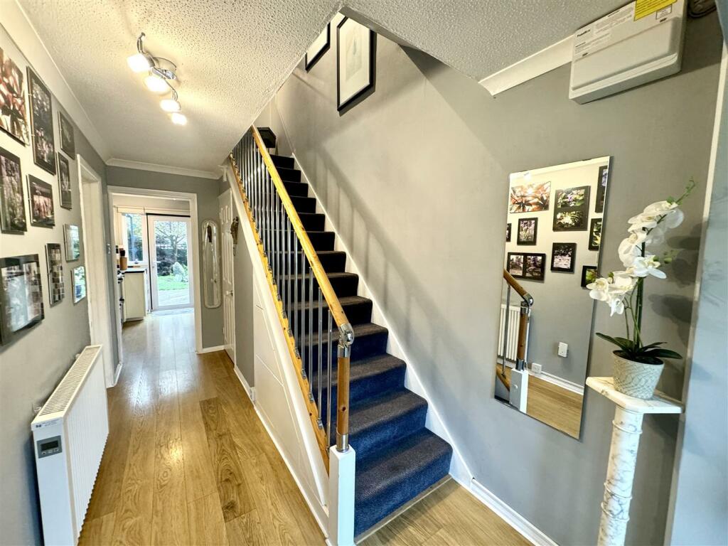 Hallway.jpeg