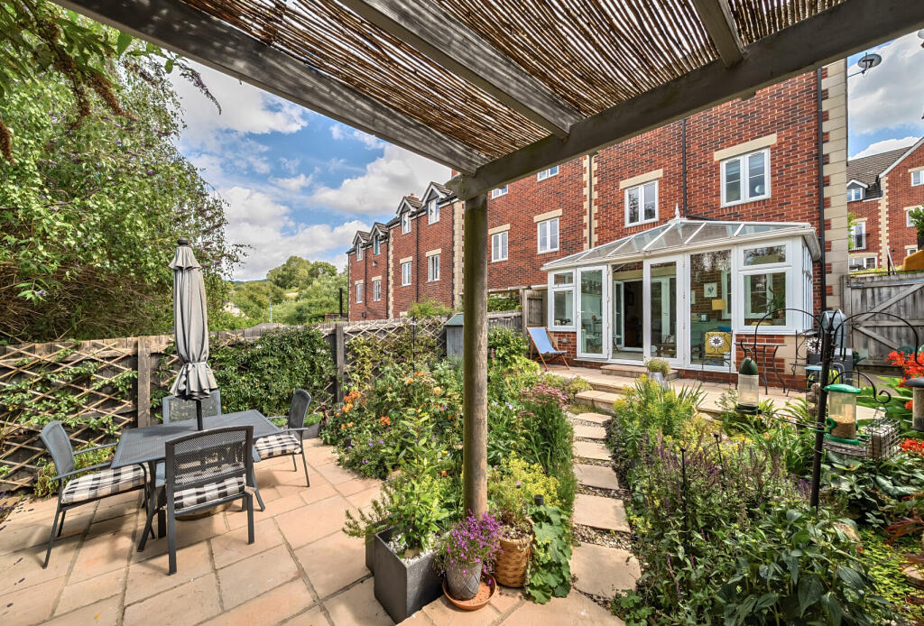 1318301-17-686bfc...