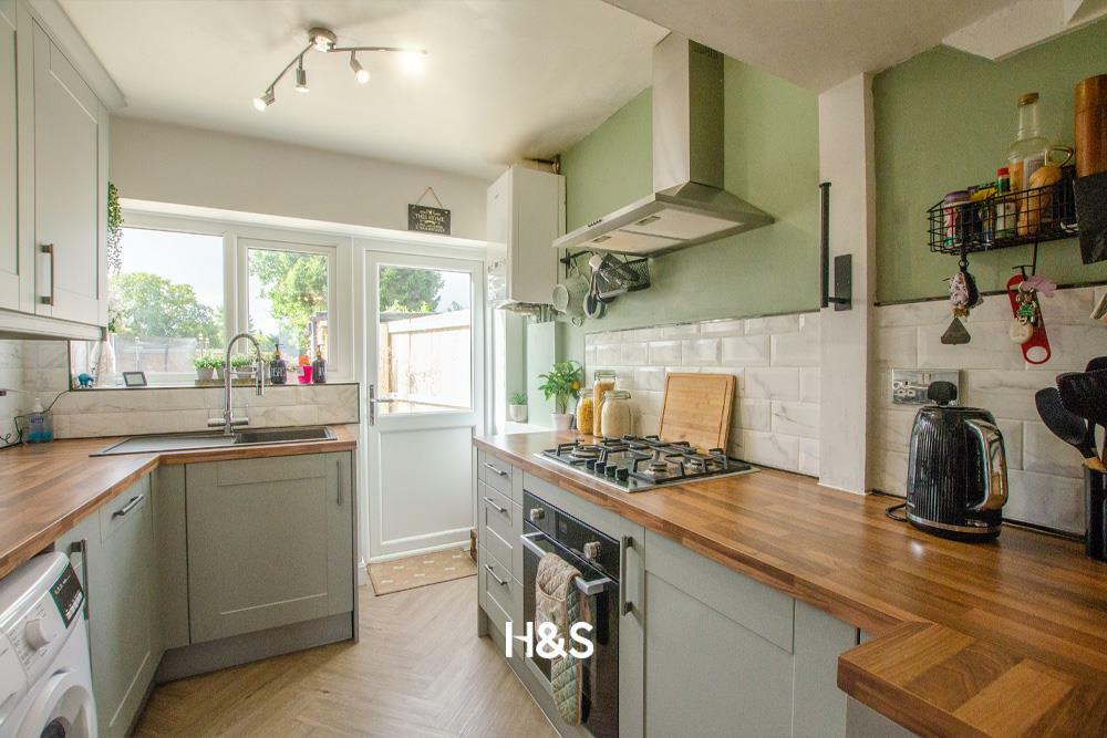 10 foxcote kitchen.jpg