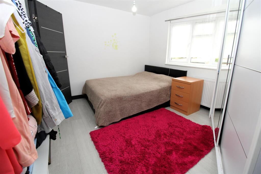 Bed 1(1).JPG