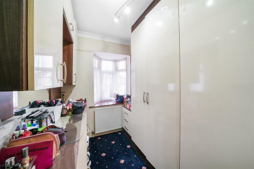 37 East Court - rJngFM1mQT7bVhf2tYKl.jpg