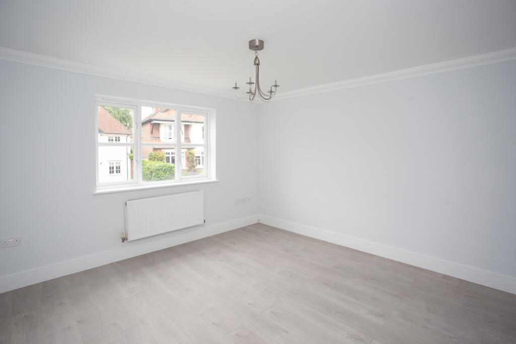 14 Avenue rd 2 .jpg