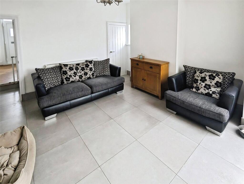 Kitchen/Lounge