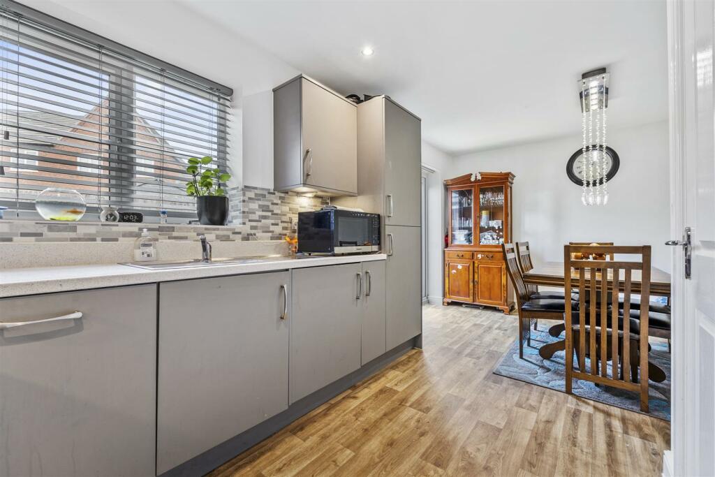 Kitchen/Dining Room