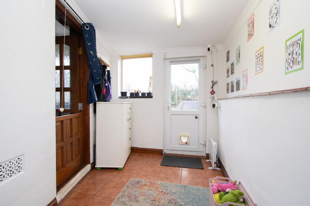 Breakfast room/utility