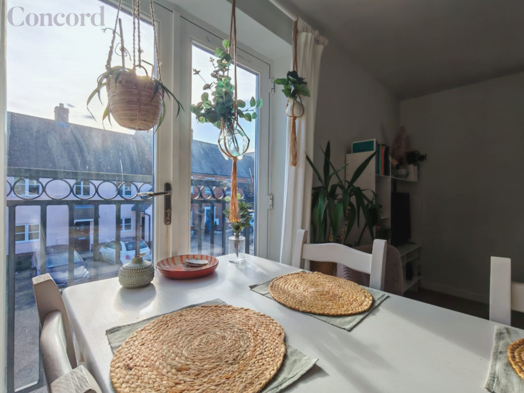 Dining (artsy)