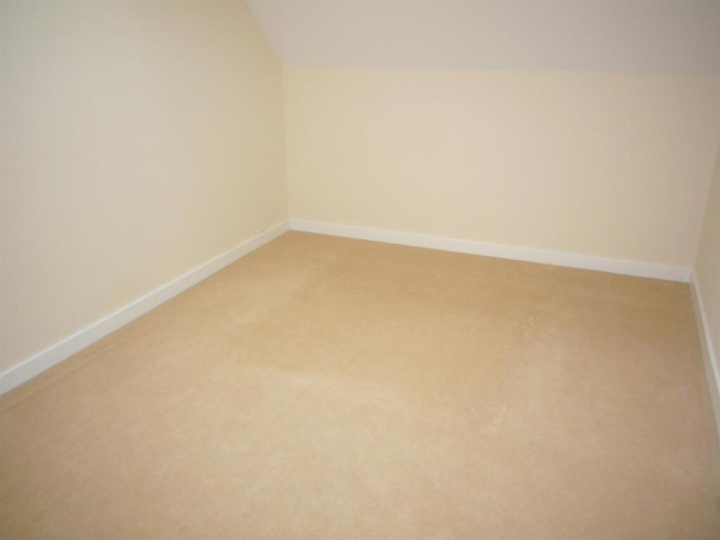 bedroom.JPG