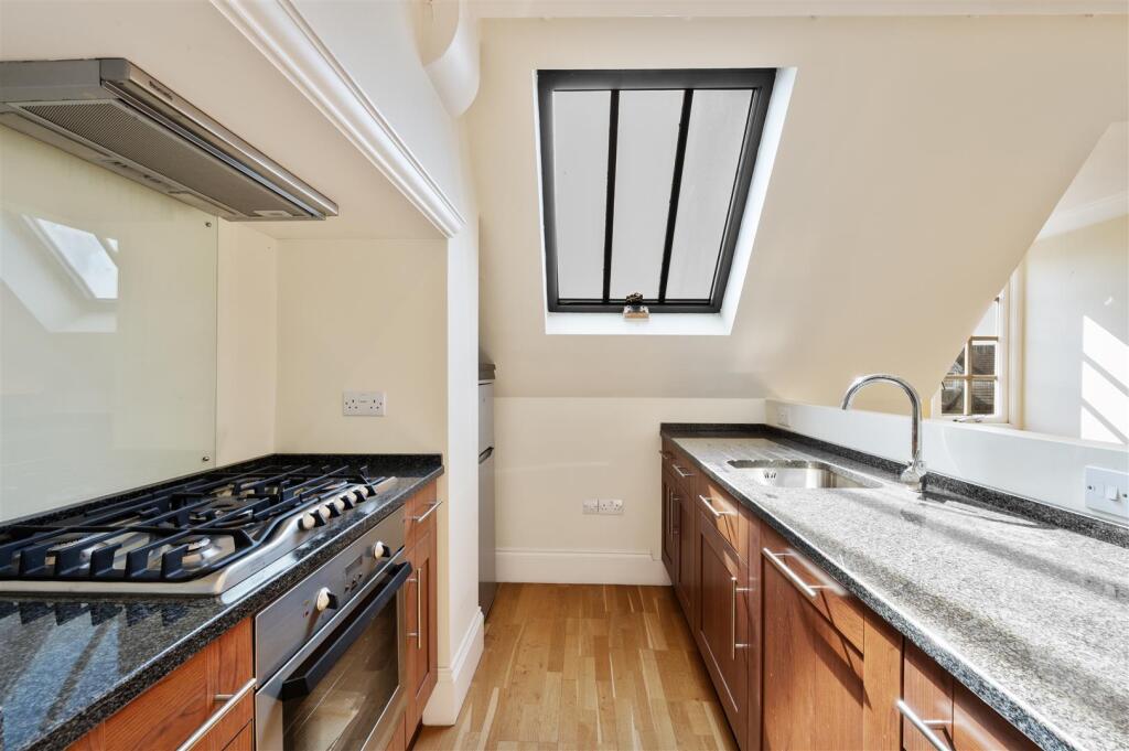 54 RIDGEWAY,2.jpg