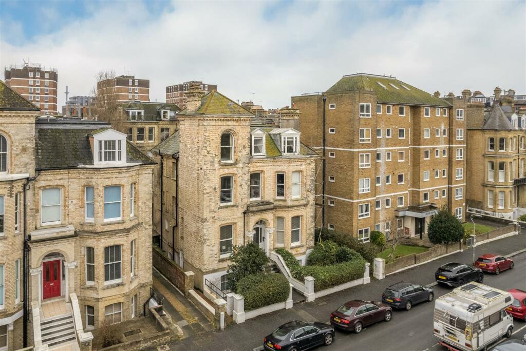 Flat 5, 9 Fourth Avenue -18.jpg