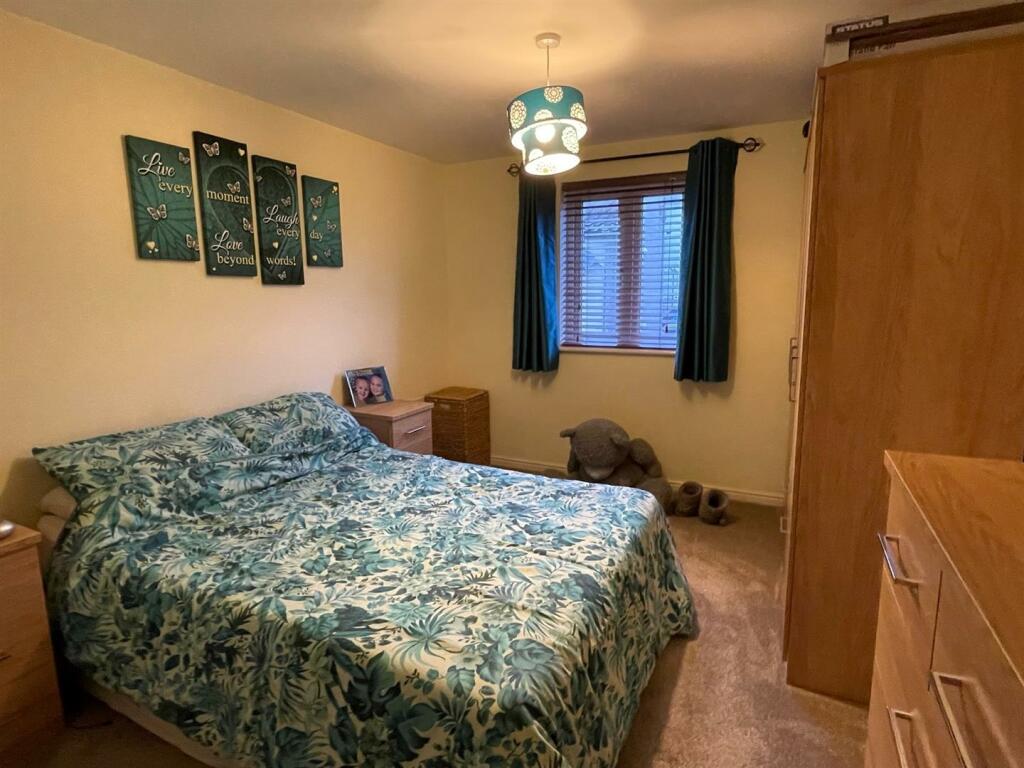 Bedroom,..jpg