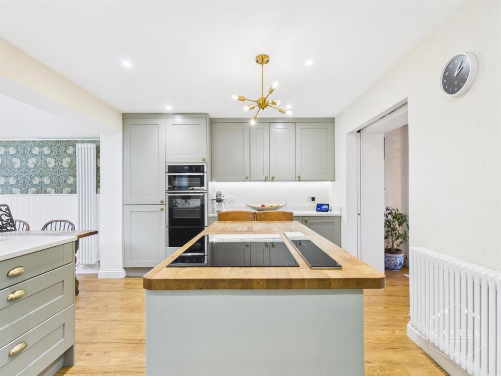 BREAKFAST KITCHEN