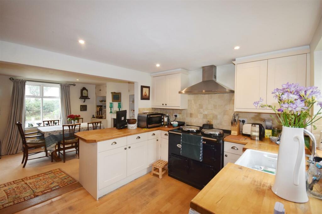 Kitchen Dining Room.JPG