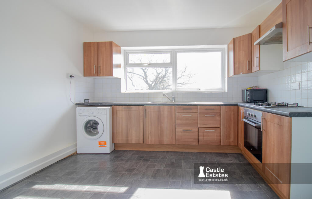 Kitchen &amp; Dining