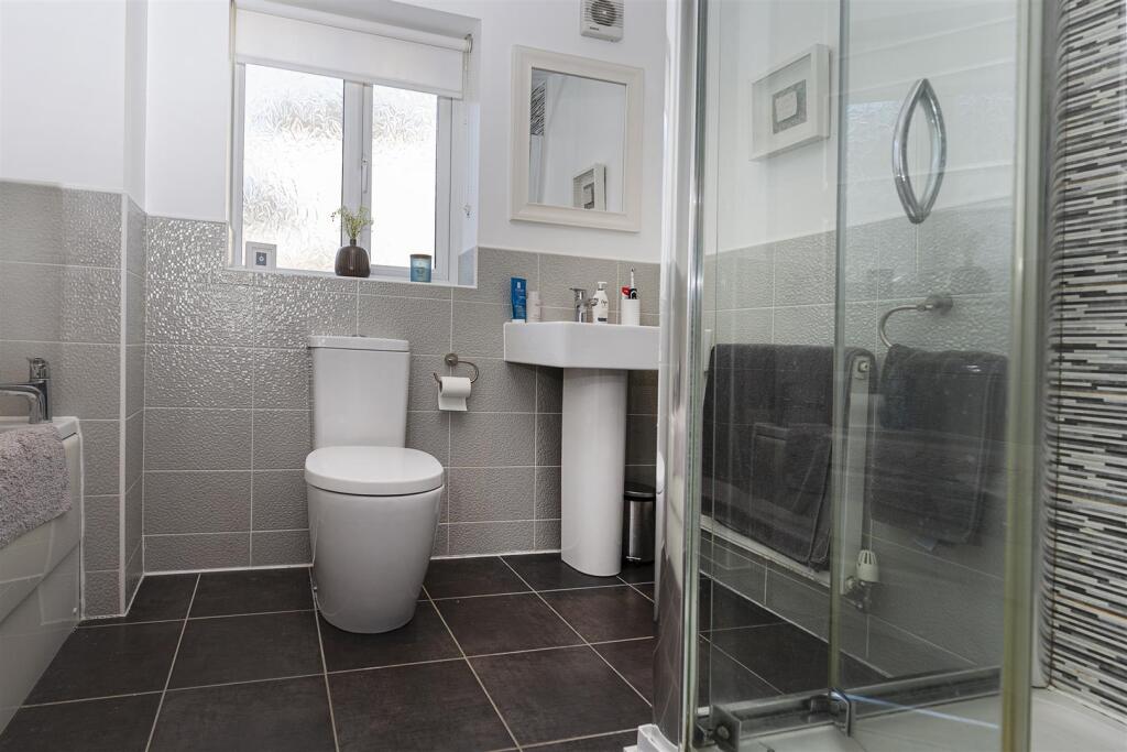 Bramleys Estate Agents - Wadsworth Fold - Lindley 