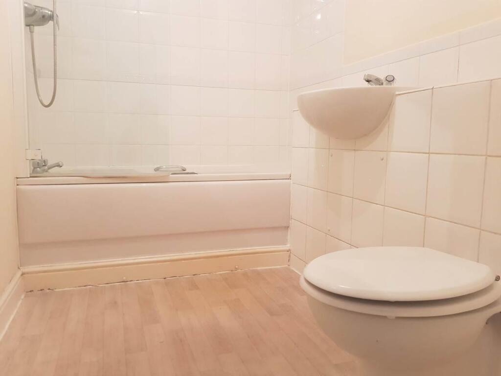 thumbnail_Bathroom (3).jpg