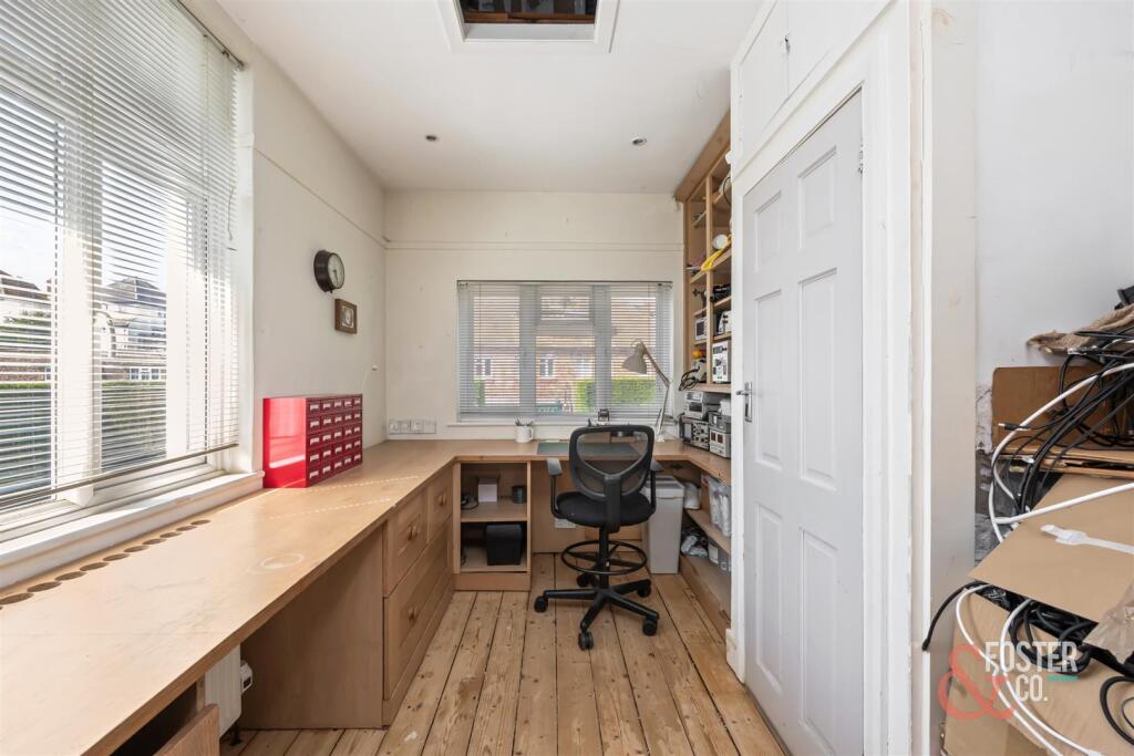 Valley Drive, 130-016.jpg